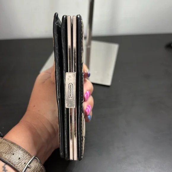 Coach 🤎 Canvas Bifold Wallet with Coach lock. - Picture 5 of 9